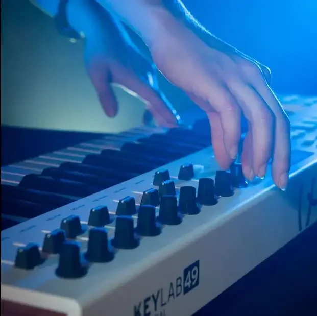 아르투리아 키랩 에센셜 49-61-88키 MIDI 키보 - Midi Keyboard Controller 88 Key 리뷰 및 가격